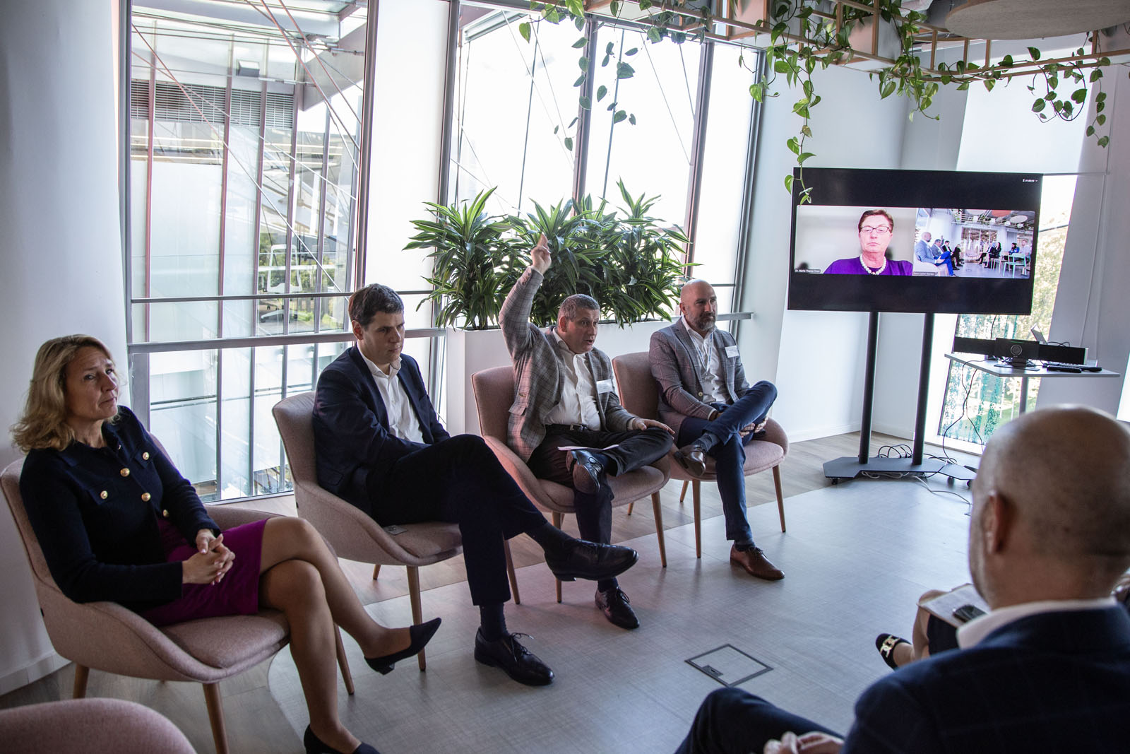 AmCham Sustainable Growth Committee Meeting on Electromobility