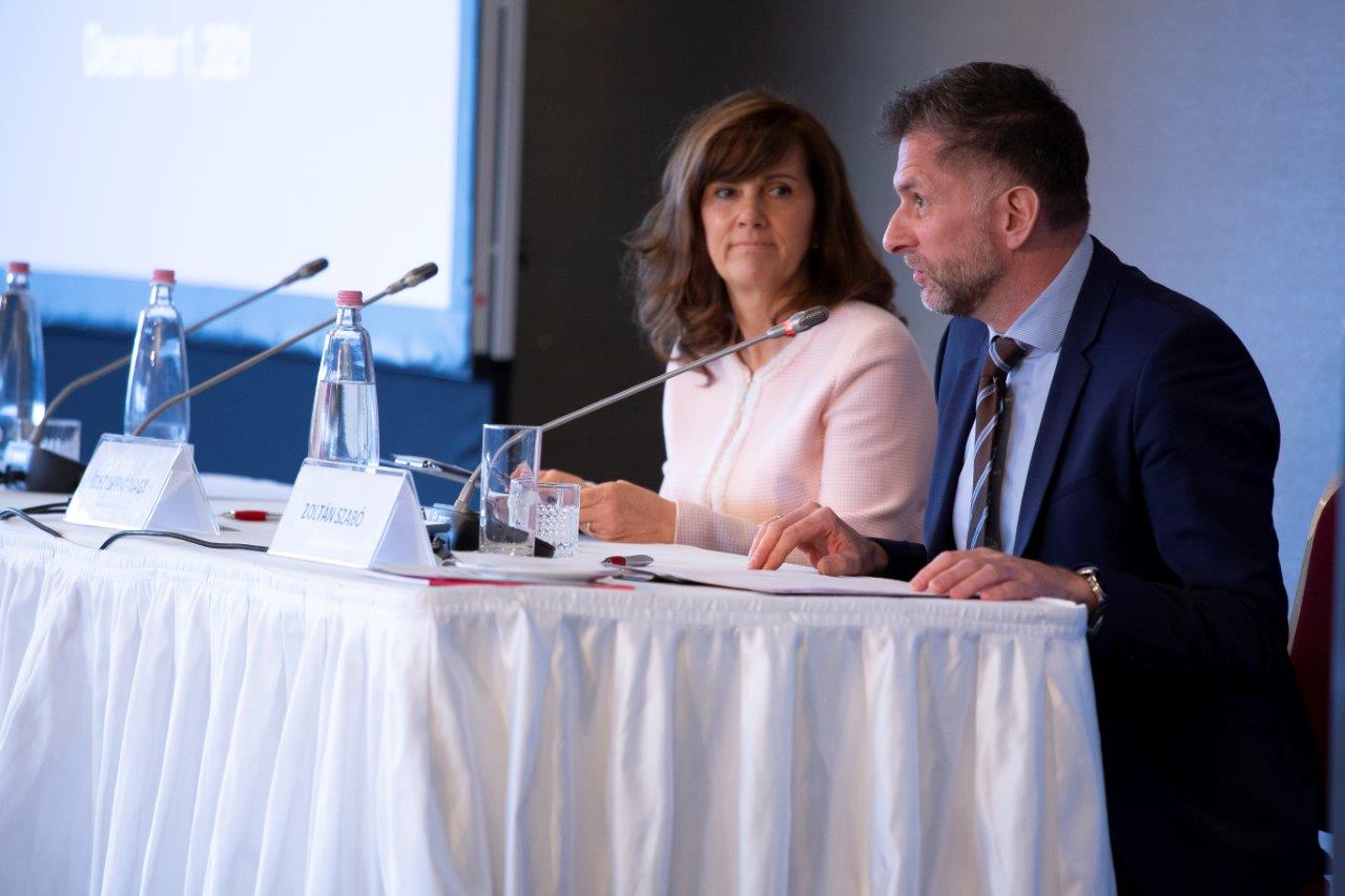 CEO Lippai-Nagy and President Szabó