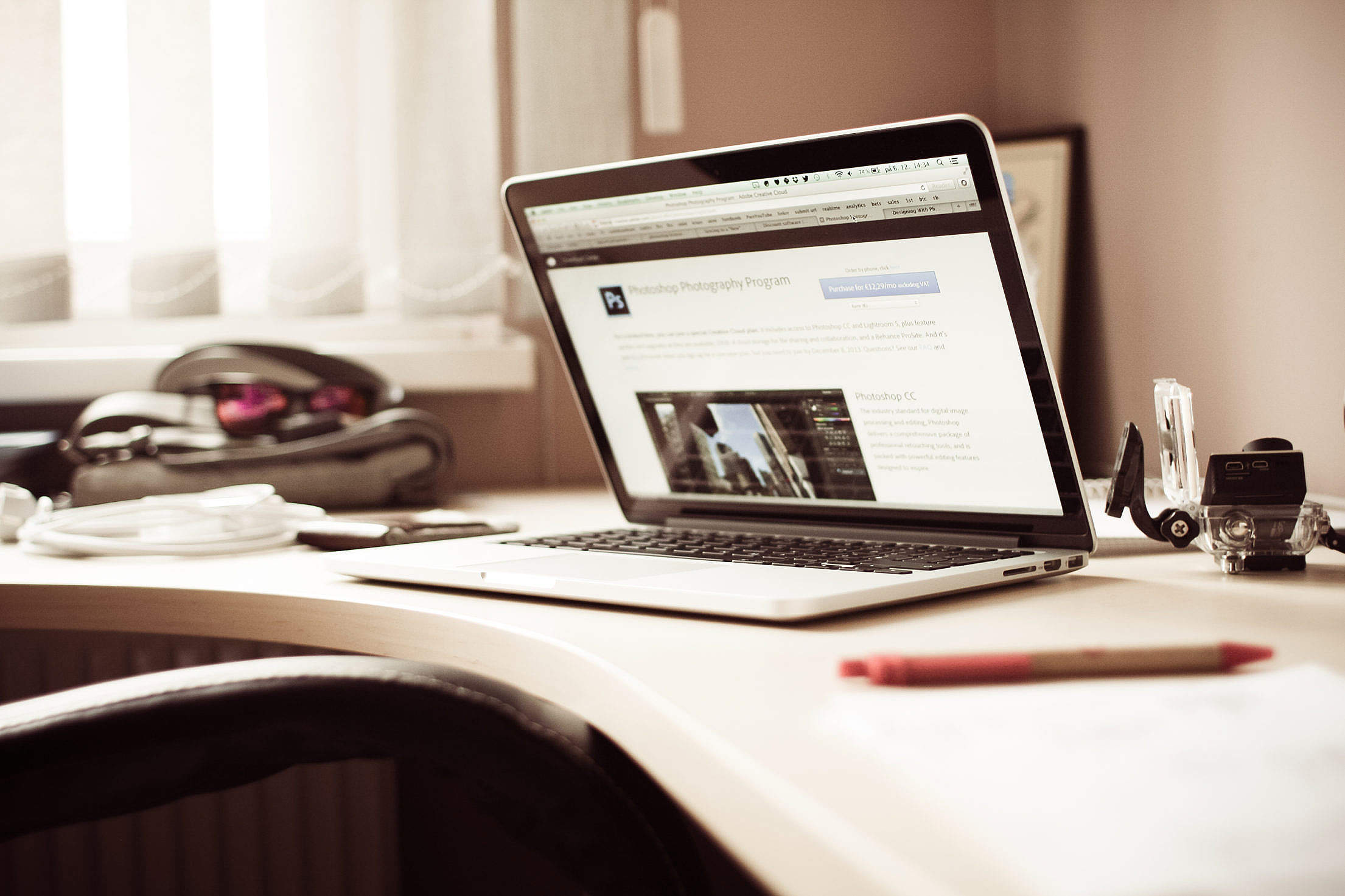 home office: macbook on a desk